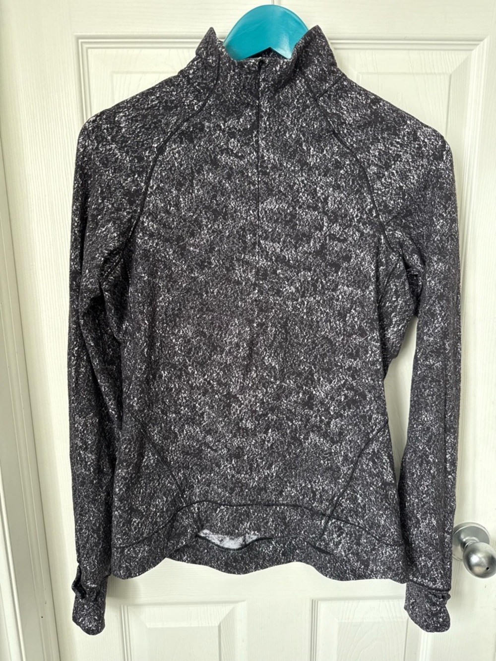 Lululemon Outrun the Elements 1/2 Zip | Size 8. | black and white - Picture 2 of 10